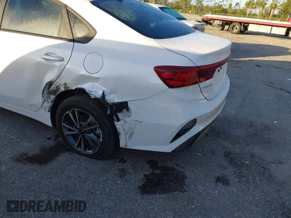 2024 Kia Forte LXS with VIN 3KPF24AD9RE775818, listed as a IAAI auction lot 41254335 with 3,013 mi miles and . Bid and sale history available at DreamBid. Image 6.