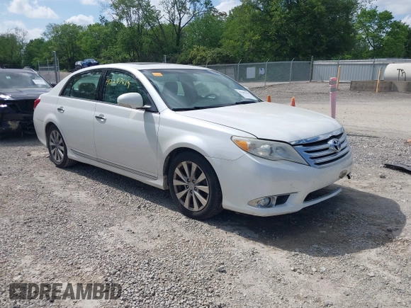 2012 Toyota Avalon z VIN 4T1BK3DB2CU460334, wystawiony jako IAAI lot #42287619 z przebiegiem 140 986 mil mil oraz . Historia ofert i sprzedaży dostępna na DreamBid. Obrazek 1.
