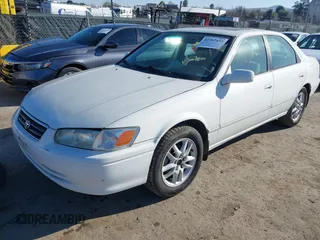 2001 Toyota Camry LE z VIN 4T1BF28K91U968760, wystawiony jako IAAI lot #41367655 z przebiegiem 161 389 mil mil oraz . Historia ofert i sprzedaży dostępna na DreamBid. Obrazek 2.