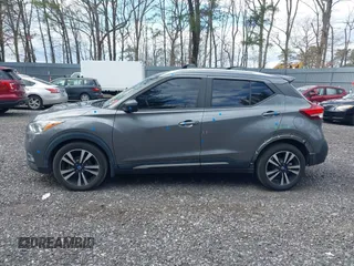2019 Nissan Kicks SR with VIN 3N1CP5CU9KL503622, listed as a IAAI auction lot 42045362 with 69,000 mi miles. Bid and sale history available at carsss.com. Image 14.