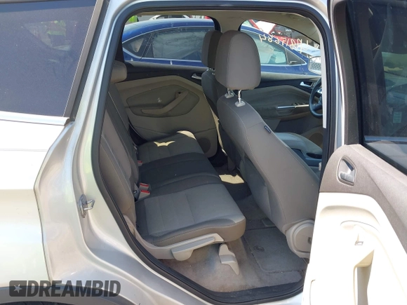 2013 Ford Escape SE z VIN 1FMCU0GX4DUA52665, wystawiony jako IAAI lot #42815684 z przebiegiem 248 336 mil mil oraz . Historia ofert i sprzedaży dostępna na DreamBid. Obrazek 8.