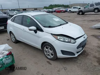 2016 Ford Fiesta SE z VIN 3FADP4BJXGM193247, wystawiony jako IAAI lot #42153016 z przebiegiem 140 277 mil mil oraz . Historia ofert i sprzedaży dostępna na DreamBid. Obrazek 1.