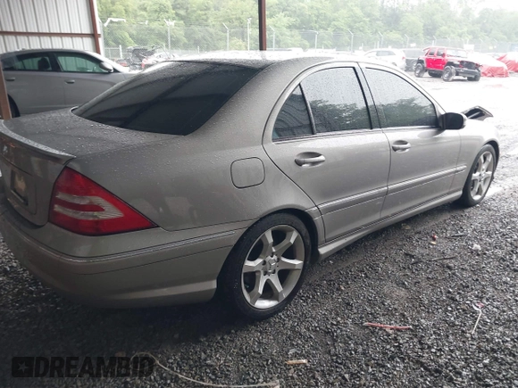 2007 Mercedes-Benz C 230 Sport с VIN WDBRF52H57E026692, выставлен на аукционе IAAI как лот 42351205 с пробегом 78 743 миль миль и . История ставок и продаж доступна на DreamBid. Изображение 4.