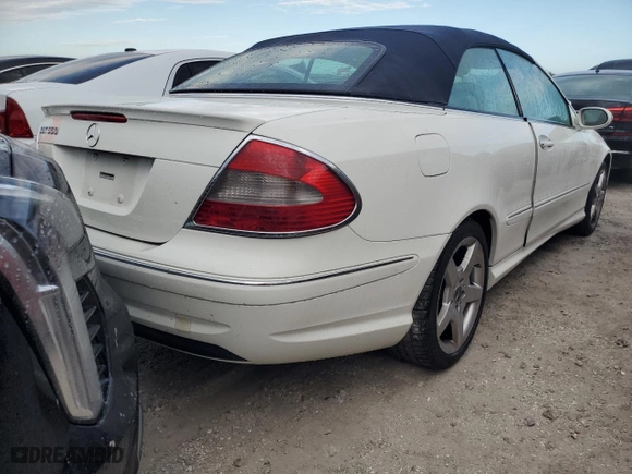 2007 Mercedes-Benz CLK-Class 5.5L with VIN WDBTK72F97T084134, listed as a Copart auction lot 77396264 with 0 mi miles and Non Repairable. Bid and sale history available at carsss.com. Image 3.