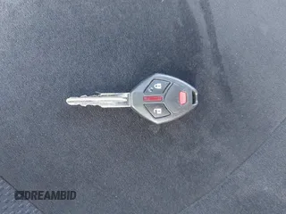 2012 Mitsubishi Outlander ES z VIN JA4AS2AW9CU016038, wystawiony jako IAAI lot #42051166 z przebiegiem 91 067 mil mil oraz . Historia ofert i sprzedaży dostępna na DreamBid. Obrazek 11.