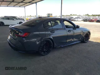 2023 BMW M3 Competition xDrive z VIN WBS43AY04PFP05306, wystawiony jako Copart lot #57790555 z przebiegiem 18 935 mil mil oraz Szkody całkowita. Historia ofert i sprzedaży dostępna na DreamBid. Obrazek 3.