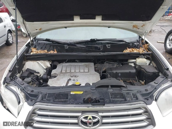 2010 Toyota Highlander SE with VIN 5TDJK3EH2AS010476, listed as a IAAI auction lot 41478894 with 268,632 mi miles. Bid and sale history available at carsss.com. Image 10.