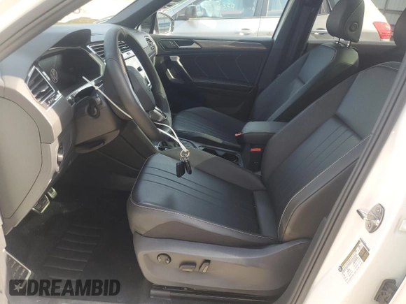 2024 Volkswagen Tiguan SE R-Line Black with VIN 3VV8B7AX4RM067827, listed as a Copart auction lot 62585995 with 6,166 mi miles and Salvage title. Bid and sale history available at DreamBid. Image 7.