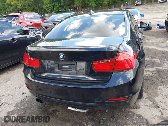 2013 BMW 3 Series 328i xDrive с VIN WBA3B5C55DF592295, выставлен на аукционе IAAI как лот 42231213 с пробегом 131 473 миль миль и . История ставок и продаж доступна на DreamBid. Изображение 16.