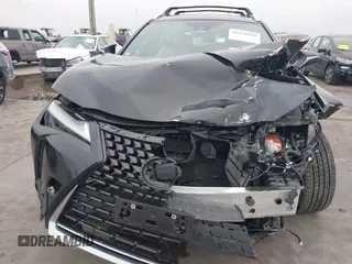2023 Lexus UX 250h Premium с VIN JTHP6JBH5P2153167, выставлен на аукционе IAAI как лот 41432919 с пробегом 20 608 миль миль и . История ставок и продаж доступна на DreamBid. Изображение 6.