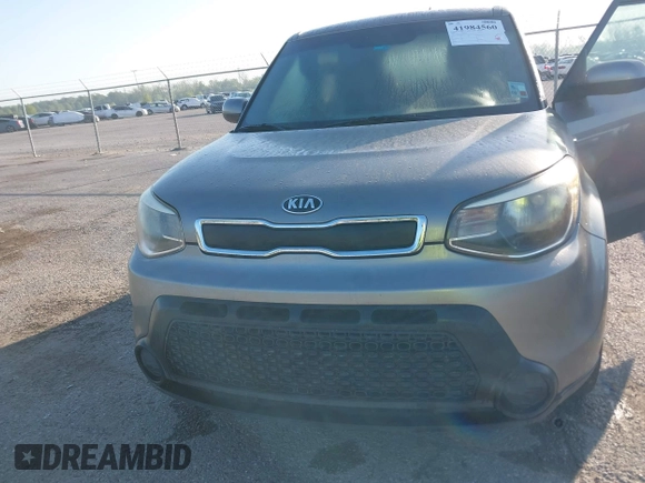 2014 Kia Soul with VIN KNDJN2A22E7059180, listed as a IAAI auction lot 41984560 with 157,057 mi miles. Bid and sale history available at carsss.com. Image 6.