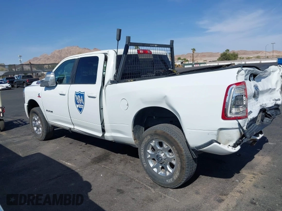 2024 Ram 2500 Laramie z VIN 3C6UR5FL7RG276925, wystawiony jako IAAI lot #41983387 z przebiegiem 29 458 mil mil oraz . Historia ofert i sprzedaży dostępna na DreamBid. Obrazek 18.