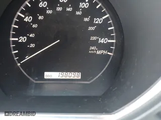 2006 Lexus RX 330 with VIN 2T2HA31U66C088274, listed as a IAAI auction lot 42125098 with 198,098 mi miles. Bid and sale history available at carsss.com. Image 7.