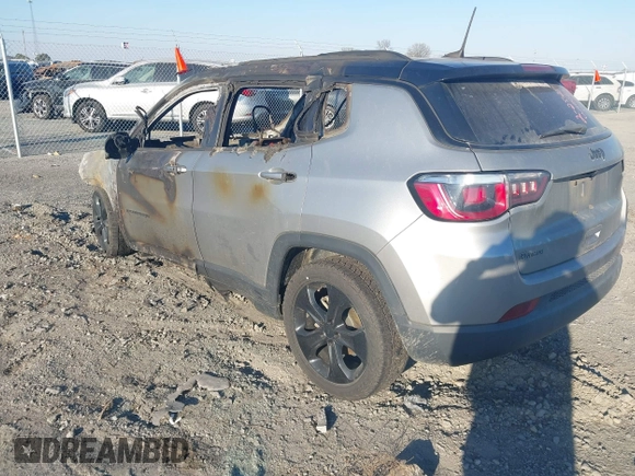 2019 Jeep Compass Latitude w/Sun/Wheel Pkg with VIN 3C4NJCBB2KT782410, listed as a IAAI auction lot 41679545 with Not Provided miles. Bid and sale history available at carsss.com. Image 3.