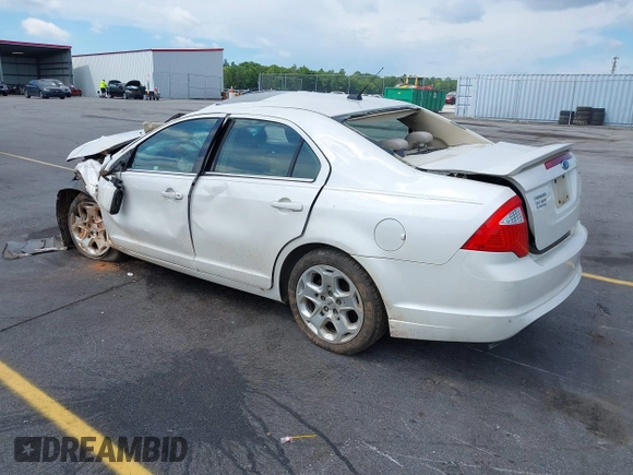 2010 Ford Fusion SE z VIN 3FAHP0HA4AR166105, wystawiony jako IAAI lot #42267814 z przebiegiem 322 392 mil mil oraz . Historia ofert i sprzedaży dostępna na DreamBid. Obrazek 3.
