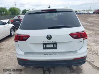 2024 Volkswagen Tiguan Wolfsburg Edition with VIN 3VV5B7AX1RM232736, listed as a IAAI auction lot 41913474 with 9,160 mi miles. Bid and sale history available at carsss.com. Image 16.