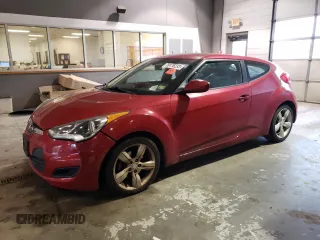 2015 Hyundai Veloster with VIN KMHTC6AD1FU228644, listed as a Copart auction lot 70176233 with 117,359 mi miles. Bid and sale history available at carsss.com. Image 1.