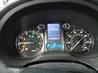 2016 Lexus GX 460 z VIN JTJBM7FX5G5133695, wystawiony jako Copart lot #89135845 z przebiegiem 137 397 mil mil oraz Szkoda całkowita • Salvage title. Historia ofert i sprzedaży dostępna na DreamBid. Obrazek 9.