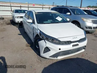 2022 Kia Forte LXS z VIN 3KPF24AD9NE490305, wystawiony jako IAAI lot #41979052 z przebiegiem 80 334 mil mil oraz . Historia ofert i sprzedaży dostępna na DreamBid. Obrazek 1.