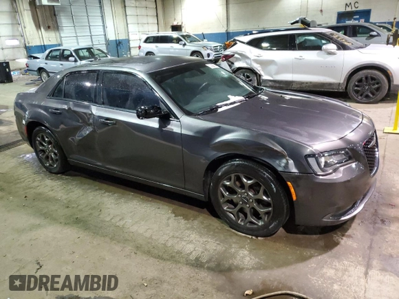 2016 Chrysler 300 S z VIN 2C3CCAGG6GH304831, wystawiony jako Copart lot #44977175 z przebiegiem 100 897 mil mil oraz Czysty tytuł • Clean title. Historia ofert i sprzedaży dostępna na DreamBid. Obrazek 4.