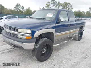 2001 Chevrolet Silverado 1500 LS with VIN 2GCEC19T311396687, listed as a IAAI auction lot 41552808 with 183,040 mi miles. Bid and sale history available at carsss.com. Image 2.