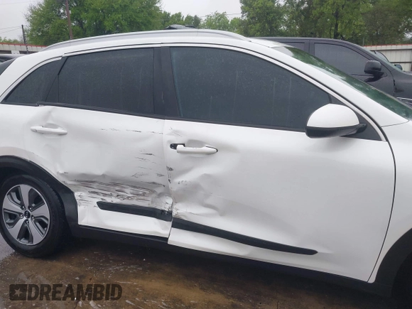 2020 Kia Niro LX with VIN KNDCB3LC2L5435978, listed as a IAAI auction lot 41902940 with 49,320 mi miles and . Bid and sale history available at DreamBid. Image 17.