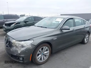2015 BMW 5 Series 535i Gran Turismo z VIN WBA5M2C5XFD872228, wystawiony jako IAAI lot #42737501 z przebiegiem 71 027 mil mil oraz . Historia ofert i sprzedaży dostępna na DreamBid. Obrazek 17.