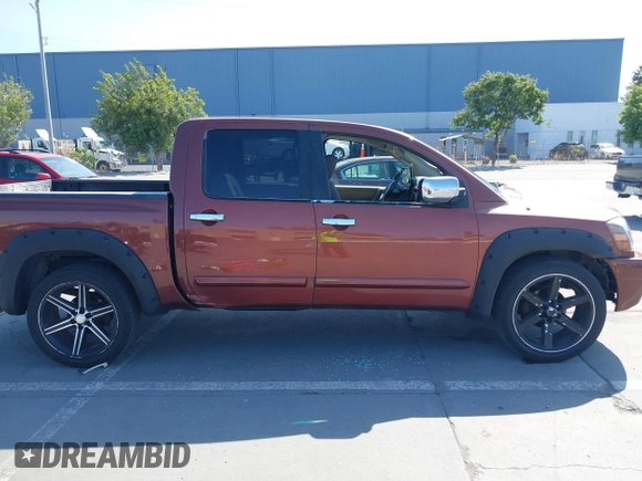 2004 Nissan Titan LE z VIN 1N6AA07A84N514538, wystawiony jako IAAI lot #42396385 z przebiegiem 214 783 mil mil oraz . Historia ofert i sprzedaży dostępna na DreamBid. Obrazek 13.