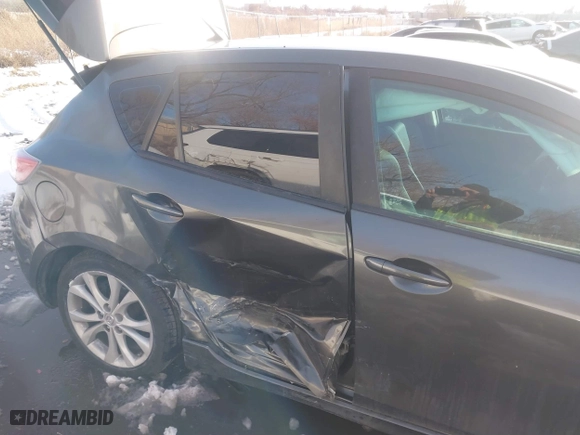 2011 Mazda Mazda3 s Sport with VIN JM1BL1K68B1361786, listed as a IAAI auction lot 41105561 with 157,534 mi miles. Bid and sale history available at carsss.com. Image 6.