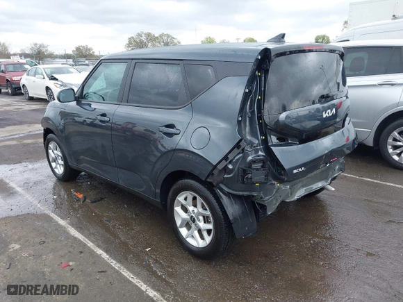 2025 Kia Soul LX with VIN KNDJ23AU0S7245733, listed as a IAAI auction lot 41845570 with 6,561 mi miles. Bid and sale history available at carsss.com. Image 3.