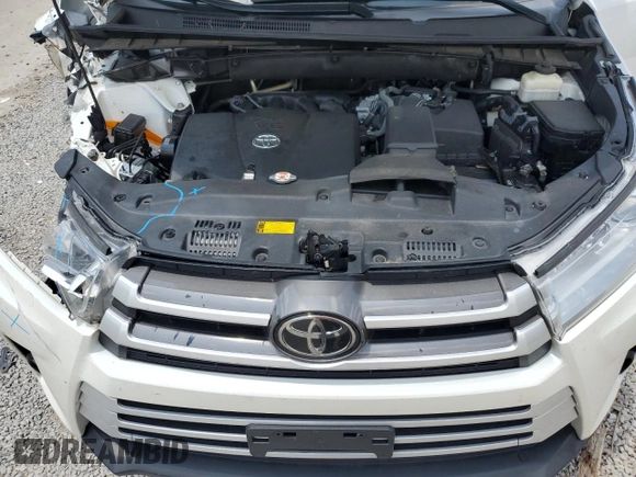 2018 Toyota Highlander LE with VIN 5TDZZRFH9JS267392, listed as a Copart auction lot 58859525 with 145,641 mi miles and Salvage title. Bid and sale history available at DreamBid. Image 12.