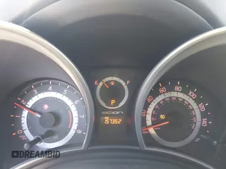 2011 Scion tC z VIN JTKJF5C73B3013201, wystawiony jako IAAI lot #42137431 z przebiegiem 157 352 mil mil oraz . Historia ofert i sprzedaży dostępna na DreamBid. Obrazek 7.