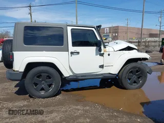 2010 Jeep Wrangler Sahara с VIN 1J4GA5D16AL231085, выставлен на аукционе IAAI как лот 41942578 с пробегом 196 683 миль миль и . История ставок и продаж доступна на DreamBid. Изображение 13.