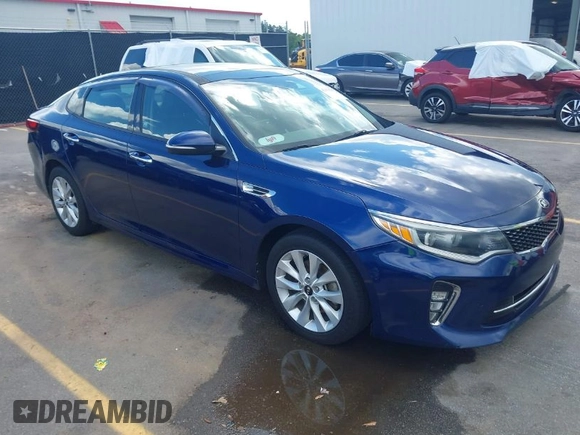 2018 Kia Optima LX with VIN 5XXGT4L32JG189009, listed as a IAAI auction lot 42010285 with 313,004 mi miles. Bid and sale history available at carsss.com. Image 1.
