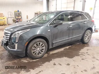 2019 Cadillac XT5 Luxury AWD z VIN 1GYKNDRS0KZ213092, wystawiony jako IAAI lot #41510497 z przebiegiem 26 030 mil mil oraz . Historia ofert i sprzedaży dostępna na DreamBid. Obrazek 2.