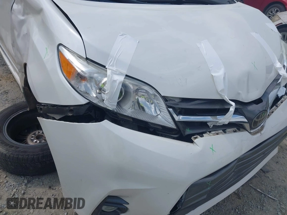 2019 Toyota Sienna XLE Auto Access Seat with VIN 5TDYZ3DC3KS970200, listed as a IAAI auction lot 42007928 with 64,023 mi miles. Bid and sale history available at carsss.com. Image 17.
