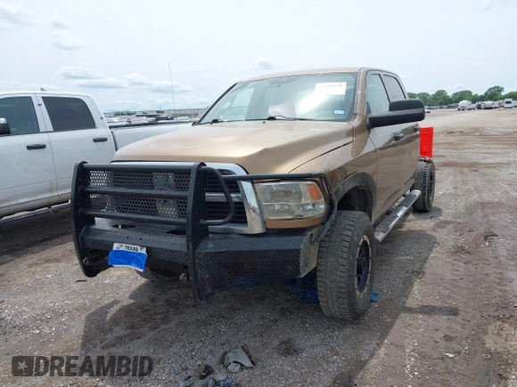 2012 Ram 2500 ST z VIN 3C6UD5CLXCG272362, wystawiony jako IAAI lot #42216175 z przebiegiem 217 984 mil mil oraz . Historia ofert i sprzedaży dostępna na DreamBid. Obrazek 6.
