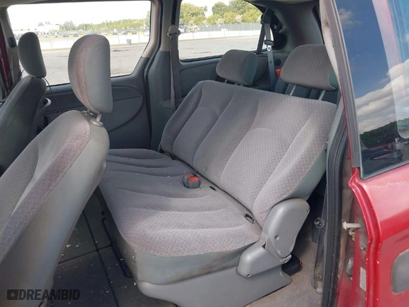 2006 Dodge Grand Caravan SE with VIN 1D4GP24RX6B762962, listed as a IAAI auction lot 41811391 with 116,891 mi miles. Bid and sale history available at carsss.com. Image 8.