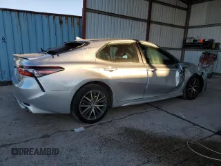 2021 Toyota Camry SE Nightshade with VIN 4T1G11AK0MU587022, listed as a Copart auction lot 85542424 with 111,572 mi miles and Clean Title. Bid and sale history available at carsss.com. Image 3.