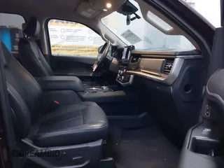 2024 Ford Expedition Max XLT with VIN 1FMJK1H86REA36110, listed as a IAAI auction lot 41518248 with 30,274 mi miles and . Bid and sale history available at DreamBid. Image 5.
