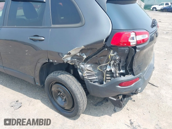 2016 Jeep Cherokee Latitude with VIN 1C4PJMCBXGW122274, listed as a IAAI auction lot 42407175 with 152,229 mi miles and . Bid and sale history available at DreamBid. Image 6.