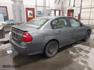 2004 Chevrolet Malibu LT with VIN 1G1ZU54884F204047, listed as a IAAI auction lot 41735285 with 104,781 mi miles. Bid and sale history available at carsss.com. Image 4.