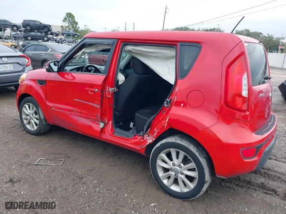 2013 Kia Soul ! with VIN KNDJT2A66D7577087, listed as a IAAI auction lot 41401712 with NaN miles. Bid and sale history available at carsss.com. Image 3.
