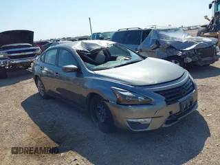 2015 Nissan Altima S z VIN 1N4AL3AP8FC293281, wystawiony jako IAAI lot #40553078 z przebiegiem 149 443 mil mil oraz . Historia ofert i sprzedaży dostępna na DreamBid. Obrazek 1.