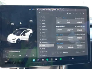 2020 Tesla Model 3 Performance z VIN 5YJ3E1EC5LF791879, wystawiony jako IAAI lot #41302692 z przebiegiem 76 502 mil mil oraz . Historia ofert i sprzedaży dostępna na DreamBid. Obrazek 7.