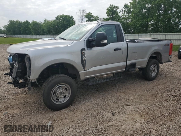 2024 Ford F-250 XL z VIN 1FTBF2BA2REE51567, wystawiony jako Copart lot #59839015 z przebiegiem 8 849 mil mil oraz Szkoda całkowita • Salvage title. Historia ofert i sprzedaży dostępna na DreamBid. Obrazek 1.