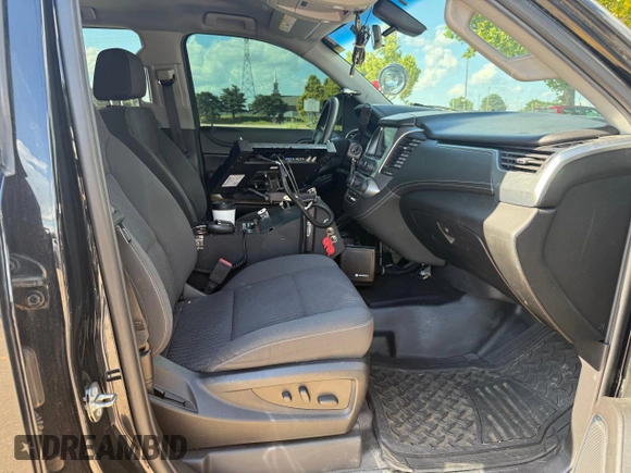 2018 Chevrolet Tahoe Commercial with VIN 1GNLCDEC6JR353961, listed as a Copart auction lot 62781605 with 135,686 mi miles and Clean title. Bid and sale history available at DreamBid. Image 5.