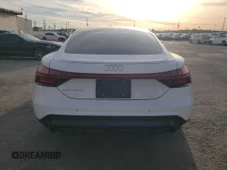 2022 Audi e-tron GT Premium Plus z VIN WAUFJBFWXN7008620, wystawiony jako Copart lot #79578044 z przebiegiem 25 026 mil mil oraz Szkody całkowita. Historia ofert i sprzedaży dostępna na DreamBid. Obrazek 6.