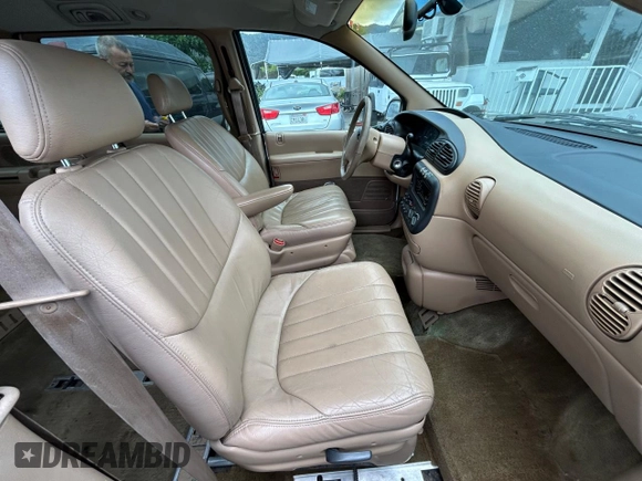 1998 Dodge Caravan LE with VIN 1B4GP54L1WB720025, listed as a Copart auction lot 55103445 with 88,274 mi miles and Clean Title. Bid and sale history available at carsss.com. Image 5.