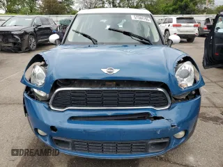 2012 MINI Countryman S with VIN WMWZC3C57CWL86423, listed as a Copart auction lot 57584195 with 102,184 mi miles and Salvage title. Bid and sale history available at DreamBid. Image 5.
